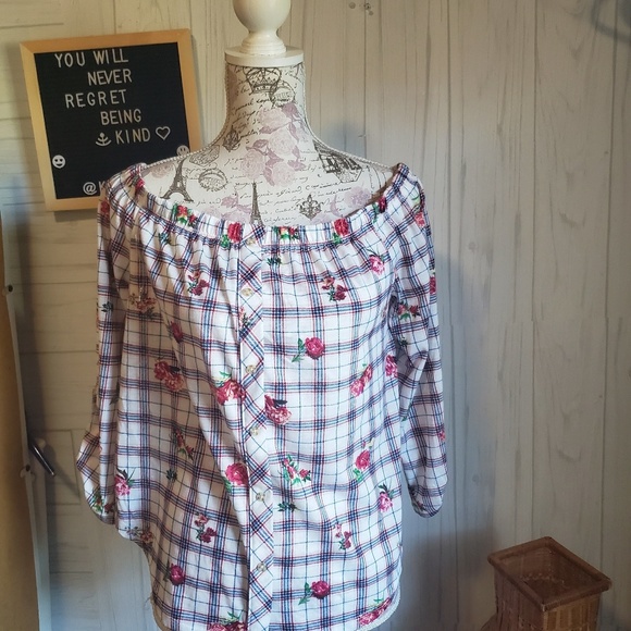 Polly&Esther off shoulder plaid top with Roses.LG - Picture 7 of 7